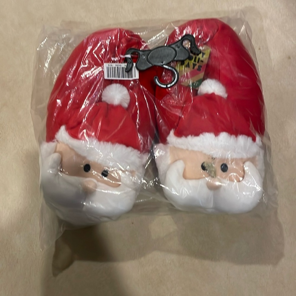 NEW forever 21 Santa slippers in size large